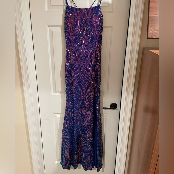 Multi-color sequins ball gown. Mermaid fit with leg slit - Picture 3 of 4